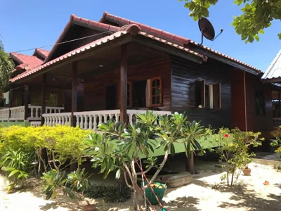 Bungalow Superior — No Name Bungalow Haad Yao